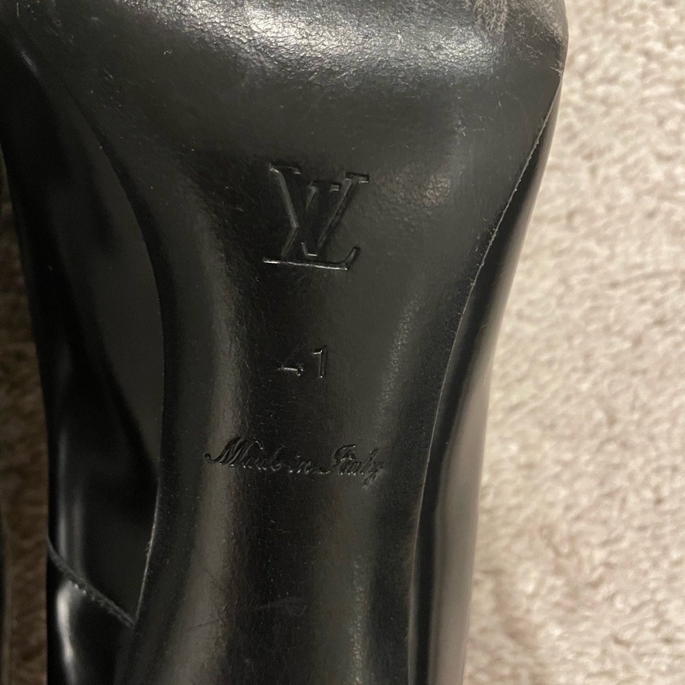 Louis Vuitton Black Pump - Picture 5 of 6